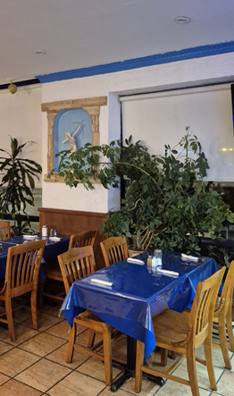 Nikas Restaurant inside